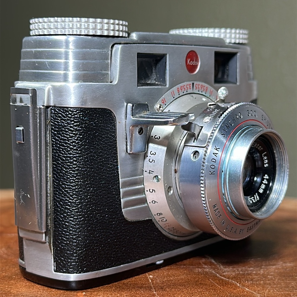 KODAK Signet 35 with Leather Kodak Case - Picture 6 of 16